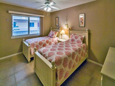 Indian Shores Beachfront Condo - Sleeps 6 Guests